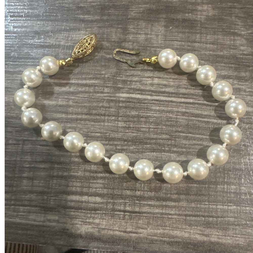 Vintage Faux Pearl Strand Bracelet Gold Tone Filigree Fishhook Clasp Cream Round
